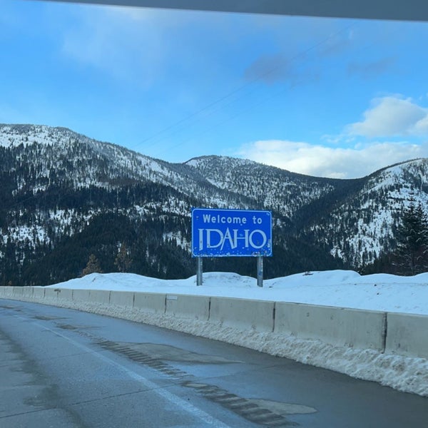 Idaho / Montana State Line Border Crossing in Huson
