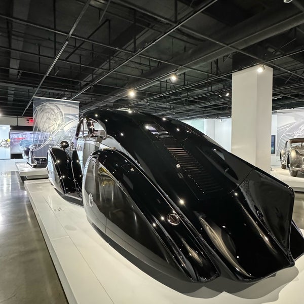 Foto scattata a Petersen Automotive Museum da Yasser il 3/18/2024