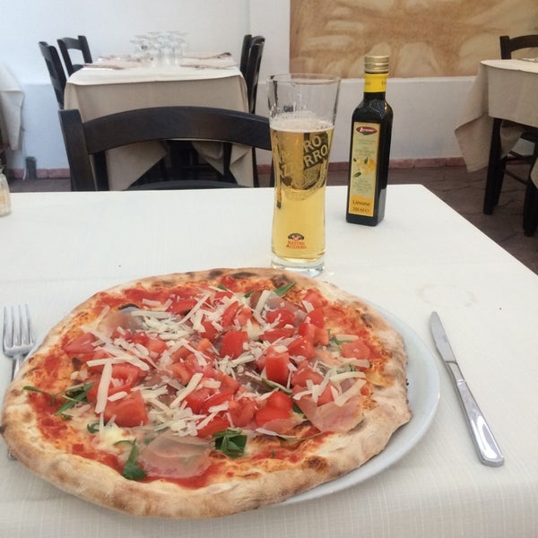 Photo prise au Ristorante Pizzeria La Rosa Dei Venti par Luca L. le7/8/2014