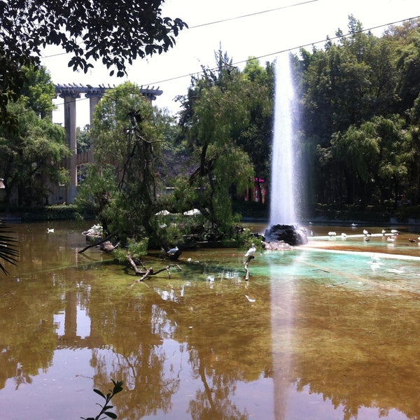 Das Foto wurde bei Parque México von Pablo V. am 4/15/2013 aufgenommen