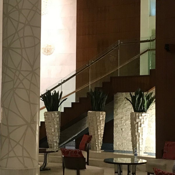 Foto tirada no(a) Marriott Hotel Al Jaddaf por Betty em 8/4/2022
