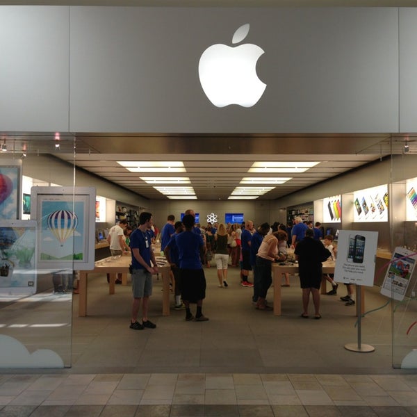 Apple Oxmoor Electronics Store in Louisville