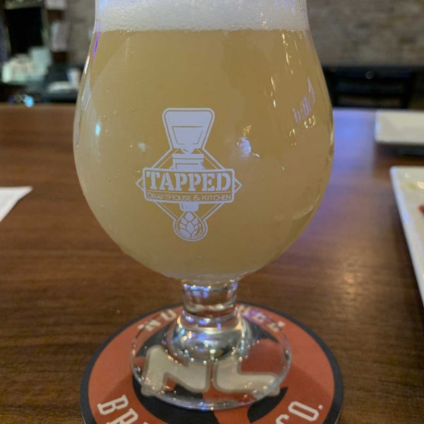 Photo taken at Tapped DraftHouse &amp; Kitchen - Spring by Jeff C. on 9/26/2022