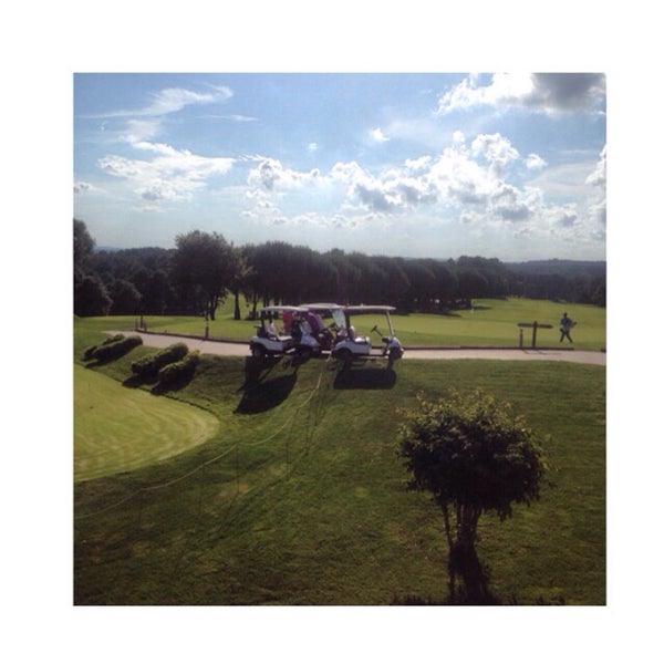 Foto diambil di Kemer Golf &amp; Country Club Golf Range oleh Deniz Mediha pada 7/1/2015