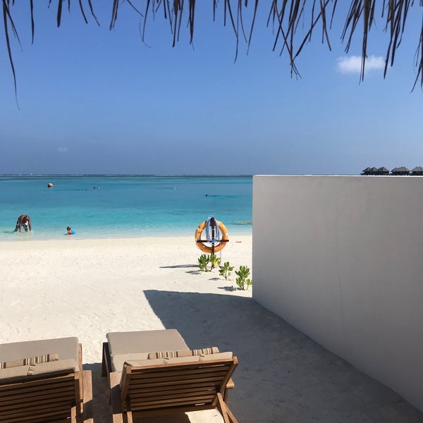 Photo taken at Olhuveli Beach &amp; Spa Resort by Salemy A. on 3/17/2018