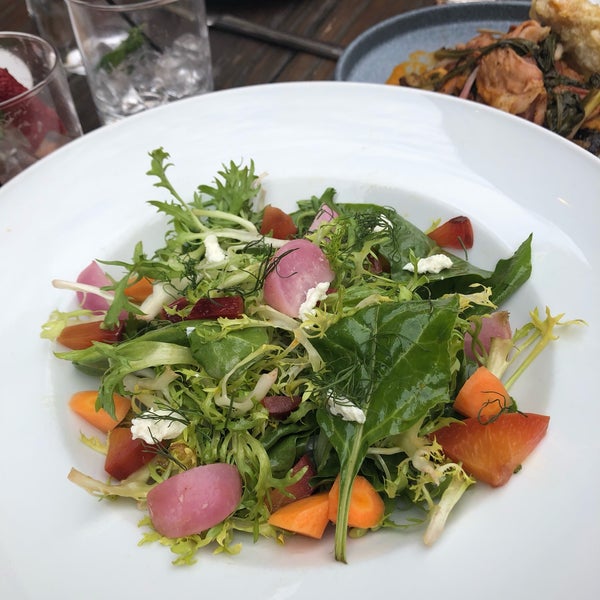 4/26/2019 tarihinde Casey S.ziyaretçi tarafından Commonwealth Restaurant &amp; Skybar'de çekilen fotoğraf