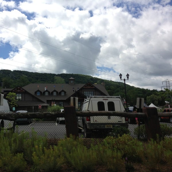 Das Foto wurde bei Mountain Creek Waterpark von Jessica R. am 8/4/2013 aufgenommen