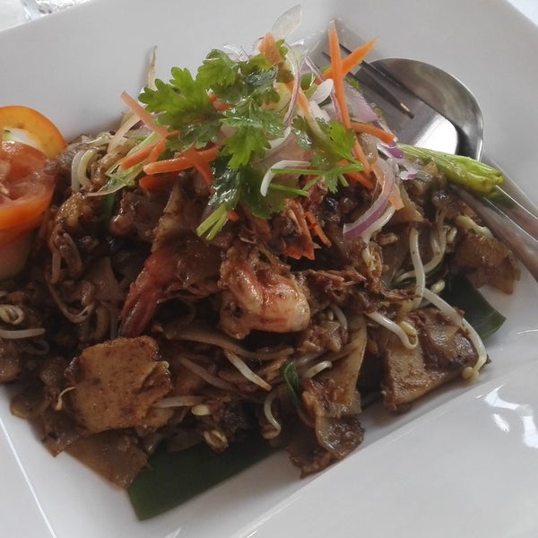 Char Kuey Teow is what I ordered and I liked it.
