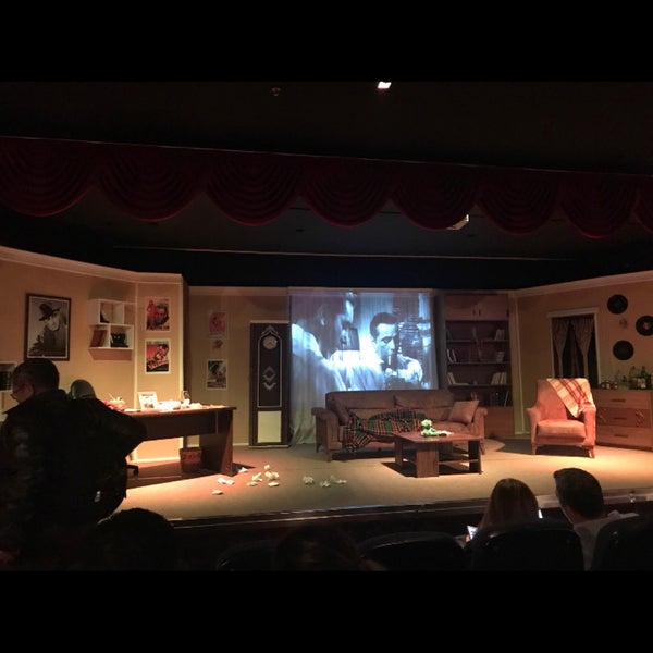 1/3/2018 tarihinde Yusuf ş.ziyaretçi tarafından Sahne Tozu Tiyatrosu Fehmi İşgören Sahnesi'de çekilen fotoğraf