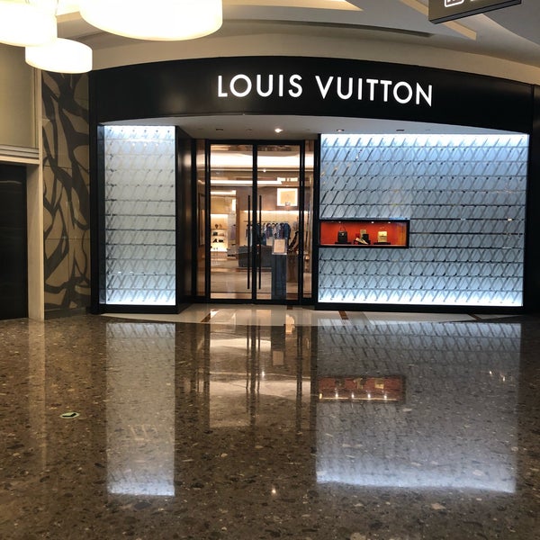 Louis Vuitton Store in the IFC Mall in Shanghai, China – Stock
