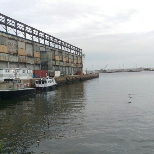 4/22/2016 tarihinde Julie C.ziyaretçi tarafından Shank&#39;s Original Pier 40'de çekilen fotoğraf