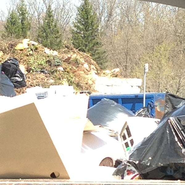 Dundas Transfer Station / Community Recycling Center Hamilton, ON