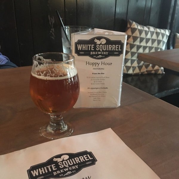 4/20/2017 tarihinde Ty C.ziyaretçi tarafından White Squirrel Brewery'de çekilen fotoğraf