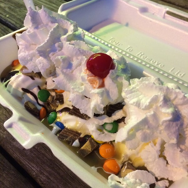 Chandler's Ice Cream 921 River Rd