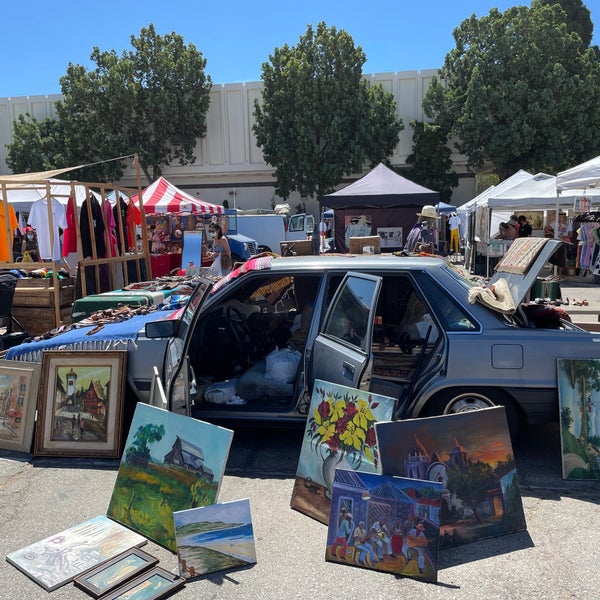 Photo taken at Melrose Trading Post by Boaz M. on 9/5/2021