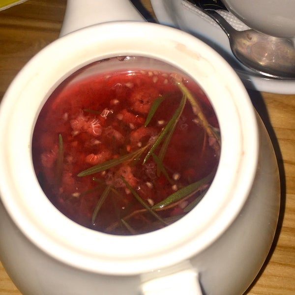 Well-designed interior, cozy and comfortable. Free wi-fi, nice place to work and relax. But the music could be a bit less noisy. Love this wonderful raspberry-rosemary tea they have here