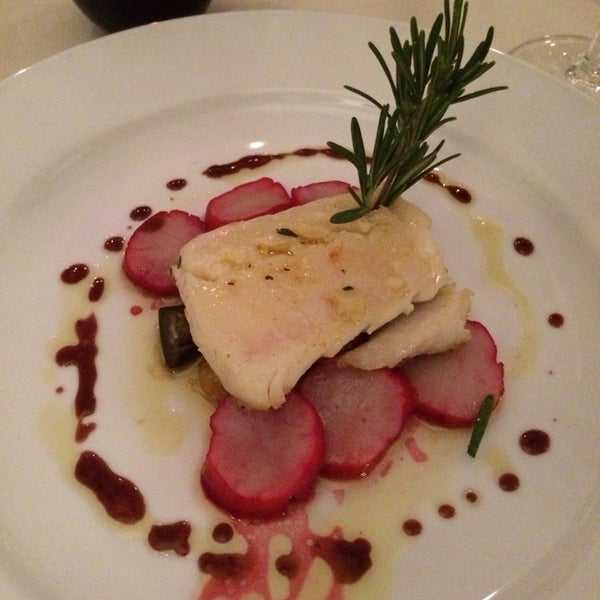 Das Foto wurde bei Le Chef - Metas Restaurant von Hatice O. am 2/15/2014 aufgenommen