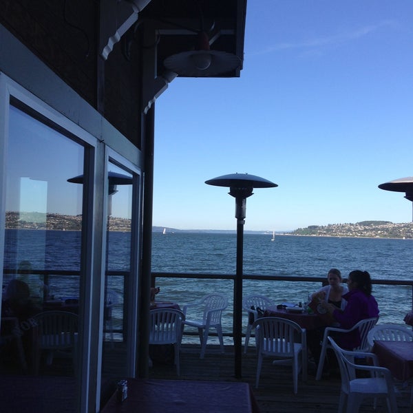 Photo taken at Katie Downs Waterfront Tavern by Marci E. on 5/4/2013