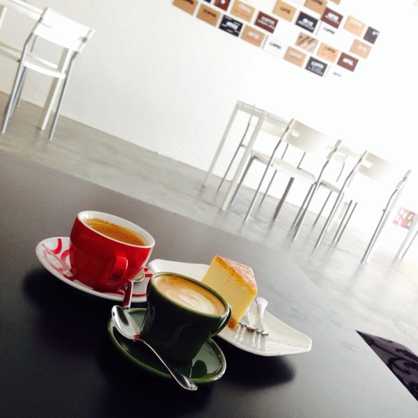 Foto tirada no(a) MyEspresso Cafe por Yeow W. em 1/18/2014