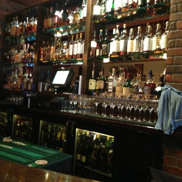 2/21/2013 tarihinde Stephanie C.ziyaretçi tarafından Double Helix Wine &amp; Whiskey Lounge'de çekilen fotoğraf