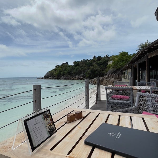 Six senses Zil Pasyon
