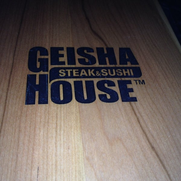 รูปภาพถ่ายที่ Geisha House โดย Alexey B. เมื่อ 10/18/2013