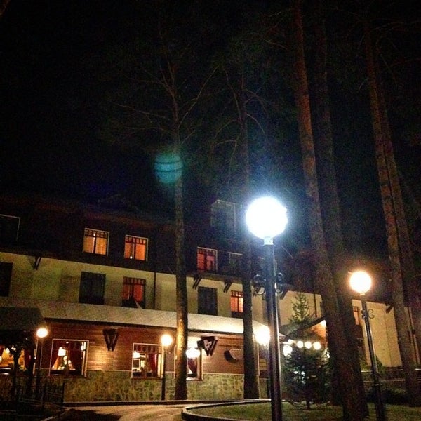 10/22/2014 tarihinde Ekaterina L.ziyaretçi tarafından Парк-Отель &quot;Грааль&quot;'de çekilen fotoğraf
