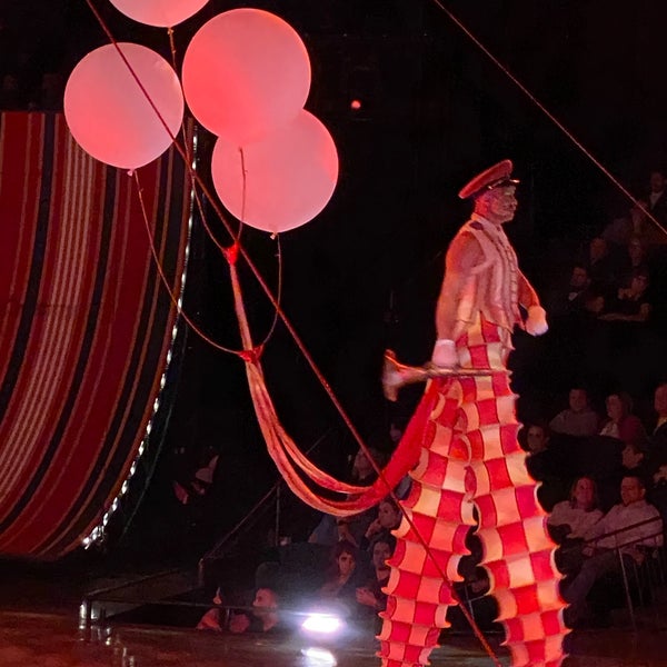 Снимок сделан в The Beatles LOVE (Cirque du Soleil) пользователем Jessica R. 2/15/2020