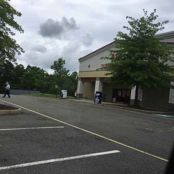 BJ's Wholesale Club Mechanicsville'de İndirimli Depo Mağazası