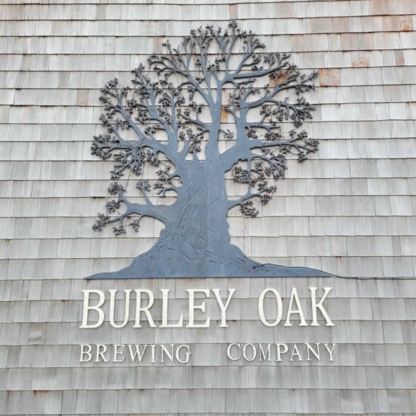 Foto diambil di Burley Oak Brewing Company oleh Tom O. pada 2/25/2023
