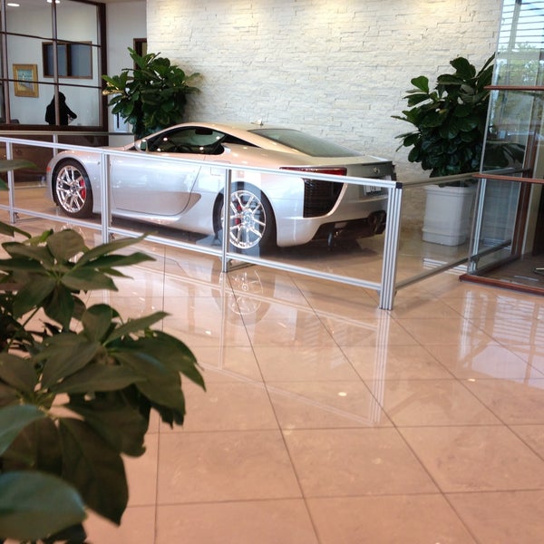 Photo prise au Lexus of Austin par Paul le5/14/2013