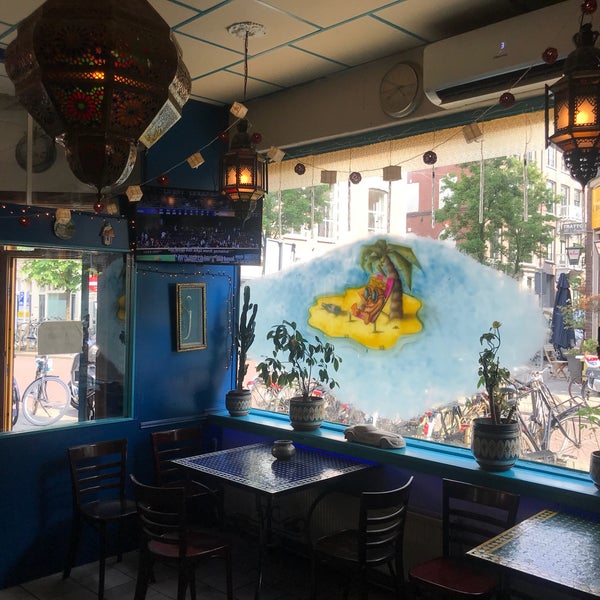 6/5/2018 tarihinde Coffeeshop IBIZA Amsterdamziyaretçi tarafından Coffeeshop IBIZA Amsterdam'de çekilen fotoğraf