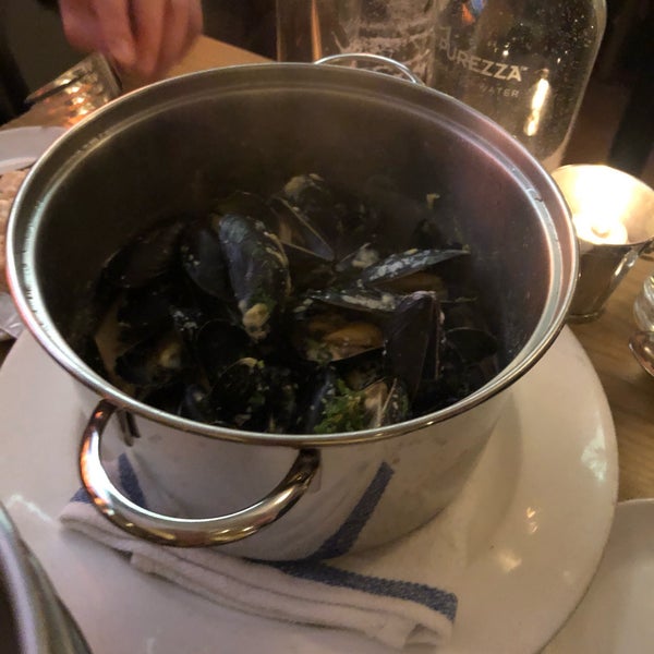 Photo taken at Flex Mussels by Xi-Er D. on 12/1/2019