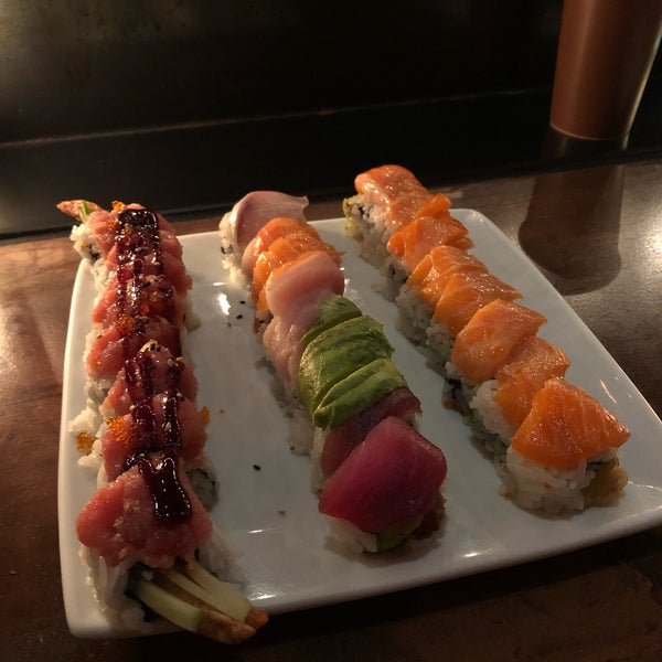 Foto tirada no(a) Domo Sushi por Xi-Er D. em 1/16/2019