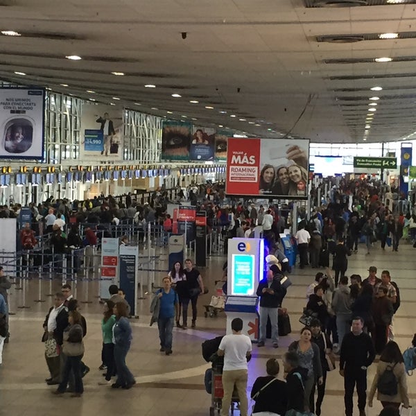 4/3/2016 tarihinde Jose Antonio T.ziyaretçi tarafından Aeropuerto Internacional Comodoro Arturo Merino Benítez (SCL)'de çekilen fotoğraf