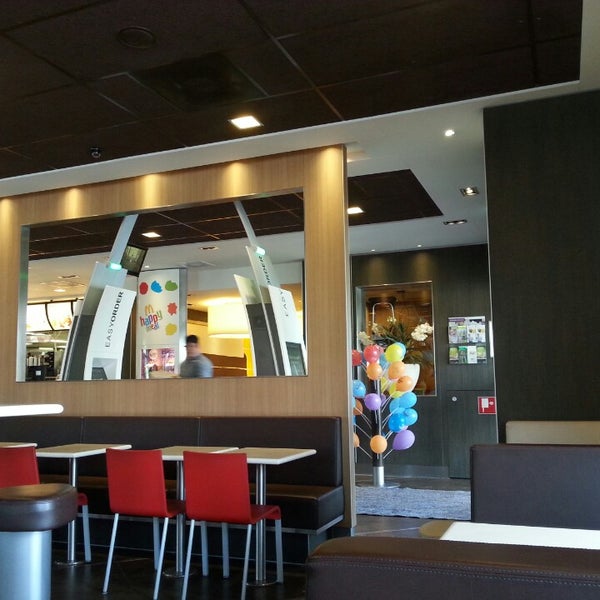Foto tirada no(a) McDonald&#39;s por €rik - SU5 em 4/9/2014