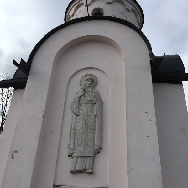 Женевьева Святая часовня храм в лесу