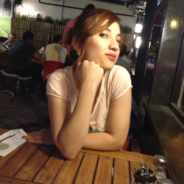 รูปภาพถ่ายที่ B&#39;eat โดย ✨Yasemin A.✨ เมื่อ 5/1/2013