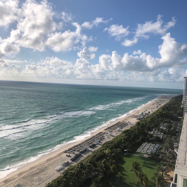 Photo taken at Eden Roc Resort Miami Beach by Sultan Aljuaid on 10/25/2019