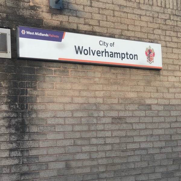 Foto tirada no(a) Wolverhampton Railway Station (WVH) por Ian em 10/22/2018