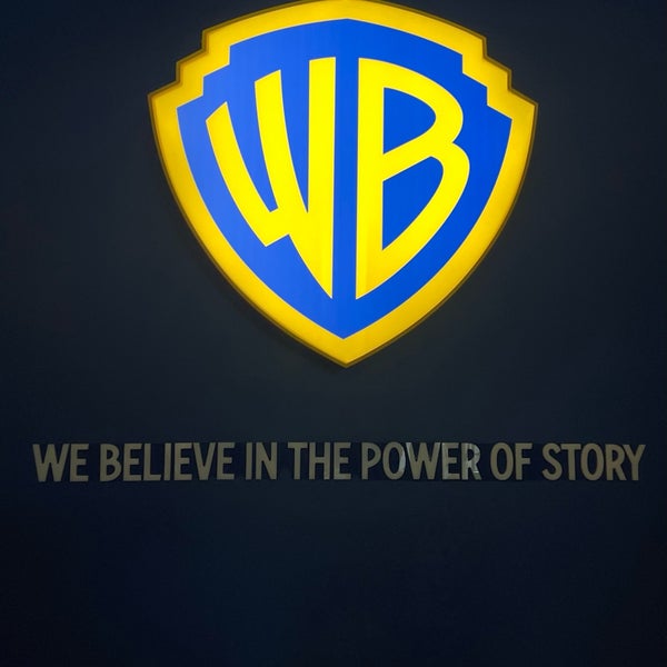 Foto tirada no(a) Warner Bros. Studios por Jana em 7/16/2023