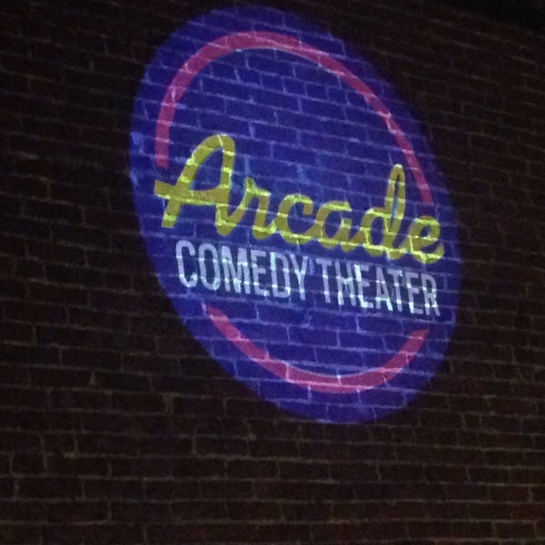 5/7/2014에 Whitney L.님이 Arcade Comedy Theater에서 찍은 사진