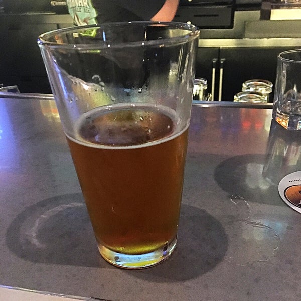 Photo taken at BJ&#39;s Restaurant &amp; Brewhouse by Eric B. on 10/4/2018