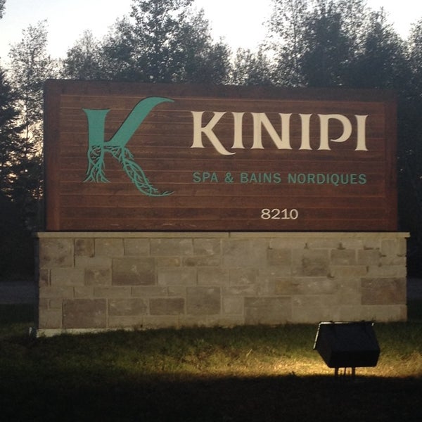 Photo taken at KiNipi Spa &amp; Bains Nordiques by Luisa O. on 9/29/2013