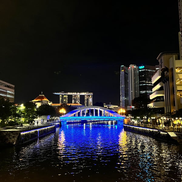 รูปภาพถ่ายที่ Singapore River โดย Anna L. เมื่อ 11/12/2022