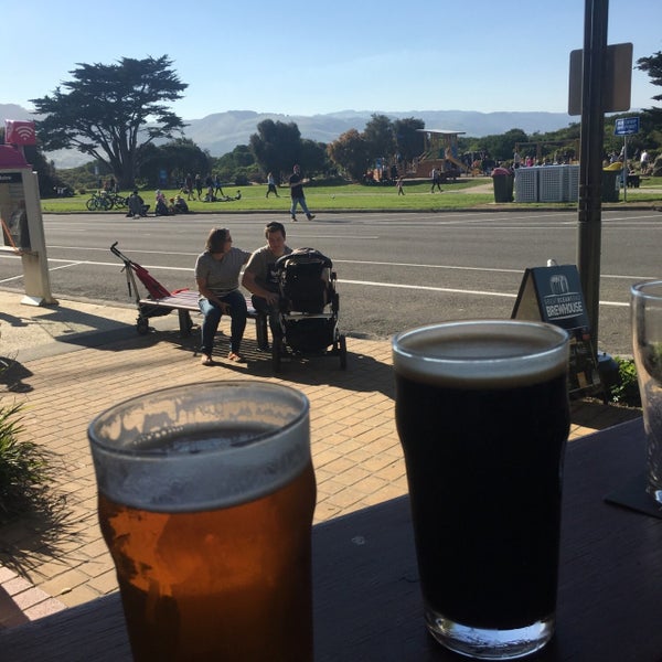 Photo taken at Great Ocean Road Brewhouse by Jeffrey O. on 5/18/2019