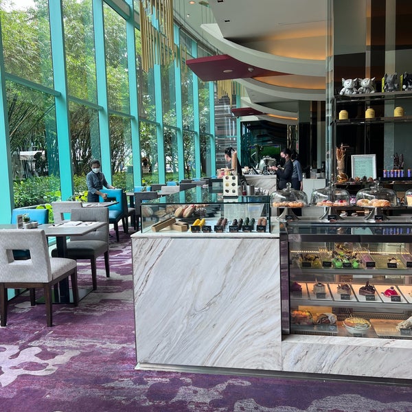 Photo taken at Chatrium Hotel Riverside Bangkok by closed on 7/2/2022