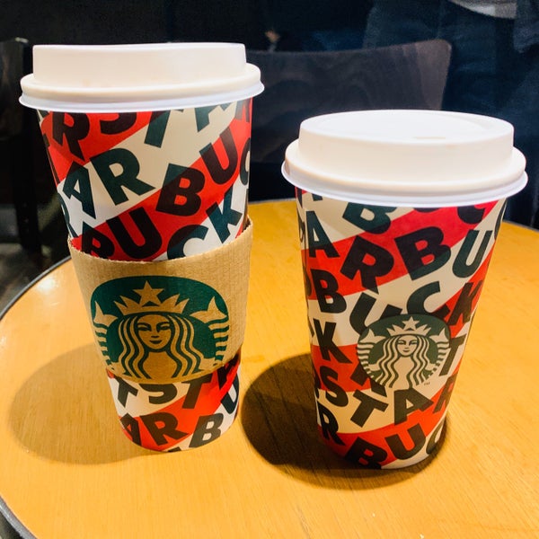Снимок сделан в Starbucks пользователем Samantha B. 11/11/2019