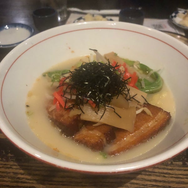 Foto tirada no(a) Dragonfly Robata Grill &amp; Sushi por Michael J. em 10/1/2021