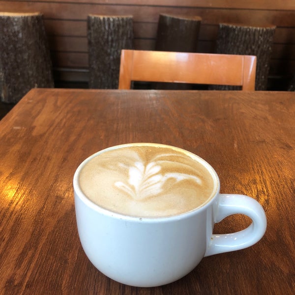 Foto tirada no(a) Little Branch Cafe South Loop por Michael J. em 5/10/2019